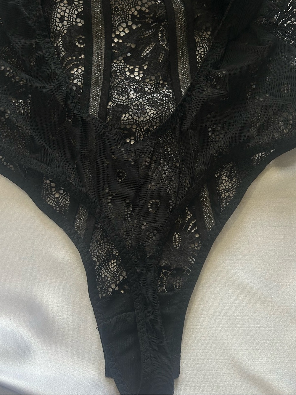 Victoria’s Secret Very Sexy Embellished Lace Bodysuit M- Excellent Condition - Picture 8 of 14